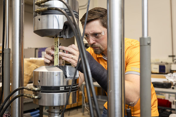 Zach Arwood works on a turbine blade experiment at the University of Tennessee.