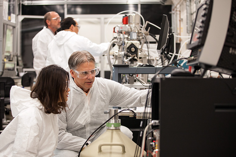 Brian Wirth works with graduate students in the Low Activation Materials Development and Analysis Lab.