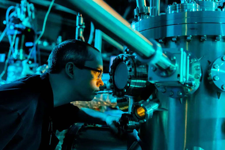 A researcher works in the quantum lab at the University of Tennessee.